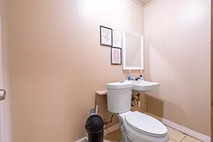 9535 Sweetwater Ln, Houston, TX 77037 - Photo 16