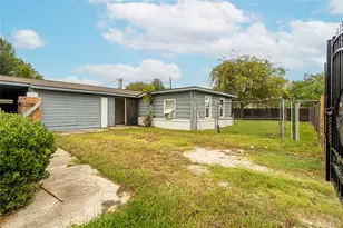 9535 Sweetwater Ln, Houston, TX 77037 - Photo 4