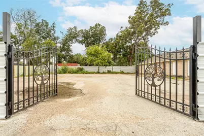 9535 Sweetwater Lane, Houston, TX 77037 - Photo 2