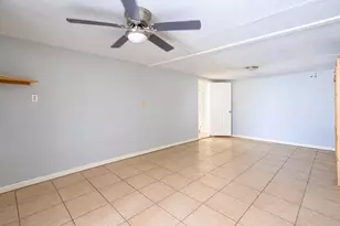 9535 Sweetwater Ln, Houston, TX 77037 - Photo 12