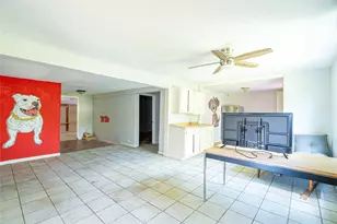 9535 Sweetwater Ln, Houston, TX 77037 - Photo 8