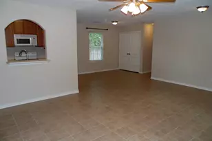 200 W Worsham St, Willis, TX 77378 - Photo 4