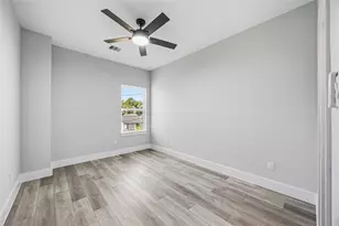 5326 Ridgeway Dr, Houston, TX 77033 - Photo 22