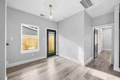 5326 Ridgeway Drive, Houston, TX 77033 - Photo 14