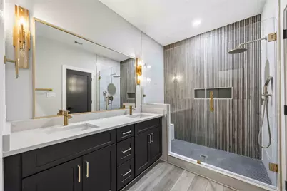 5326 Ridgeway Drive, Houston, TX 77033 - Photo 18