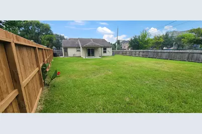 5501 Huisache Street, Houston, TX 77081 - Photo 12