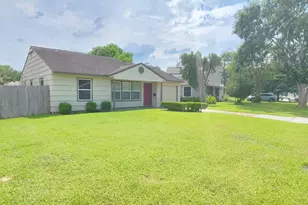 5501 Huisache St, Houston, TX 77081 - Photo 1