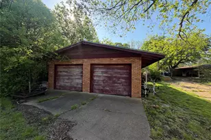 1313 Carolina St, Graham, TX 76450 - Photo 2