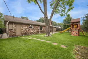 7111 Hartland Ave, Houston, TX 77055 - Photo 28