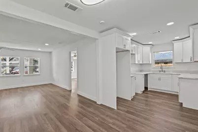 7009 Oleander Drive, Hitchcock, TX 77563 - Photo 10