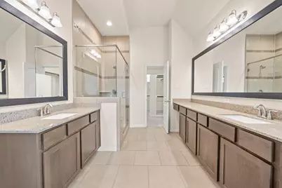 5114 W Lacey Garden Loop, Houston, TX 77018 - Photo 8
