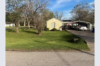 701 E Bernard Street, West Columbia, TX 77486 - Photo 4