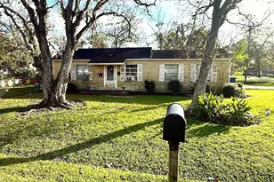 701 E Bernard St, West Columbia, TX 77486 - Photo 1