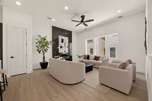 1105 Wilson St, Houston, TX 77019 - Photo 2