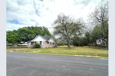 127 N Mechanic Street, Bellville, TX 77418 - Photo 6