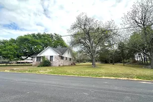 127 N Mechanic St, Bellville, TX 77418 - Photo 6