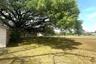 127 N Mechanic St, Bellville, TX 77418 - Photo 24