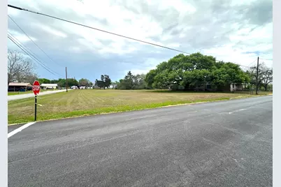 127 N Mechanic Street, Bellville, TX 77418 - Photo 4