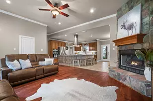 12138 Ivy Dr, Conroe, TX 77303 - Photo 6