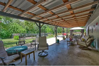 411 Bohlmann Avenue, Schulenburg, TX 78956 - Photo 4