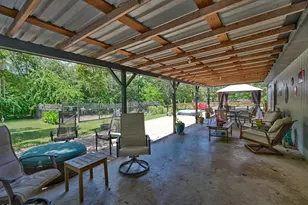 411 Bohlmann Ave, Schulenburg, TX 78956 - Photo 4