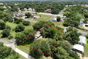 411 Bohlmann Ave, Schulenburg, TX 78956 - Photo 42