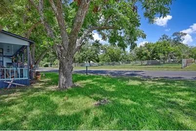 411 Bohlmann Avenue, Schulenburg, TX 78956 - Photo 36