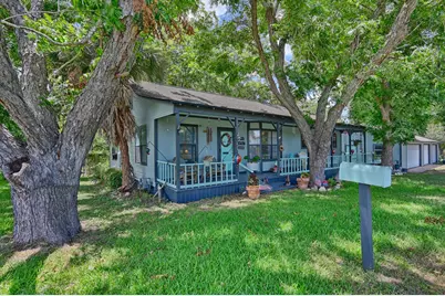 411 Bohlmann Avenue, Schulenburg, TX 78956 - Photo 6