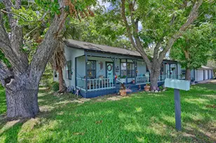 411 Bohlmann Ave, Schulenburg, TX 78956 - Photo 6
