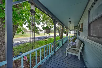 411 Bohlmann Avenue, Schulenburg, TX 78956 - Photo 8