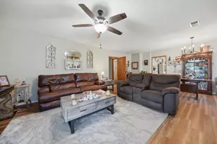 411 Bohlmann Ave, Schulenburg, TX 78956 - Photo 20