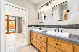 6211 Grovewood Ln, Houston, TX 77008 - Photo 20