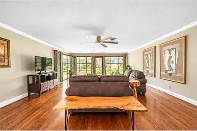 6211 Grovewood Lane, Houston, TX 77008 - Photo 8