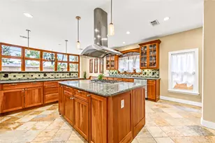 6211 Grovewood Ln, Houston, TX 77008 - Photo 14