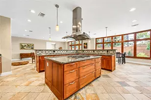 6211 Grovewood Ln, Houston, TX 77008 - Photo 12