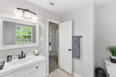 205 Oak Creek Circle, League City, TX 77573 - Photo 12