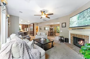 50 N Holly Laurel Cir, The Woodlands, TX 77382 - Photo 8