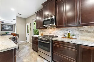50 N Holly Laurel Cir, The Woodlands, TX 77382 - Photo 12