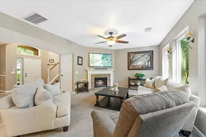 50 N Hollylaurel Circle, The Woodlands, TX 77382 - Photo 8
