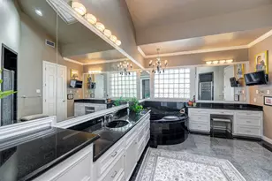 1221 Wynden Ct, Houston, TX 77056 - Photo 20