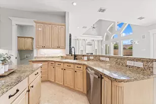 911 Sandy Beach Dr, Conroe, TX 77304 - Photo 16