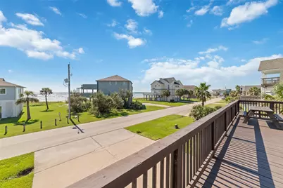 18506 E De Vaca, Galveston, TX 77554 - Photo 4