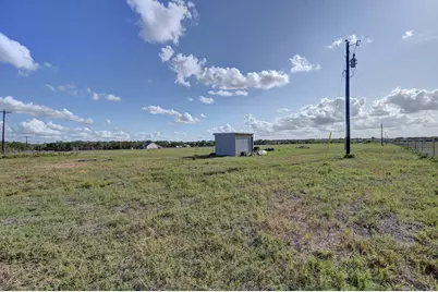 1079 Lomax Harmel Road, Burton, TX 77835 - Photo 24