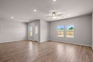 6726 Pebble Blf Ct, Cove, TX 77523 - Photo 8