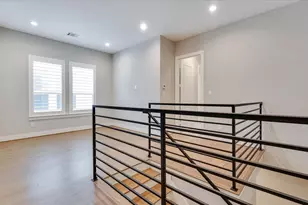 5834 Kiam St, Houston, TX 77007 - Photo 14