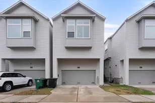 5834 Kiam St, Houston, TX 77007 - Photo 1