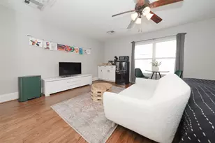 313 E 25th St, Houston, TX 77008 - Photo 44