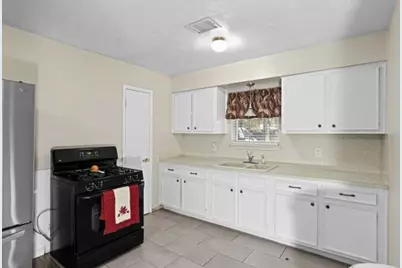 9702 Tiltree Street, Houston, TX 77075 - Photo 8