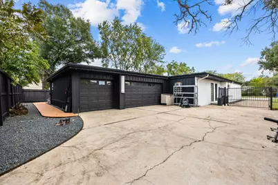 7902 Richmond Avenue, Houston, TX 77063 - Photo 8