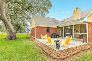 1619 Flintlock Ct, Angleton, TX 77515 - Photo 38